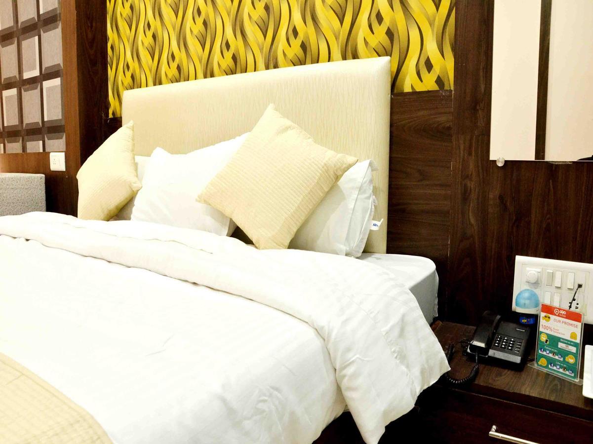 Oyo 2403 Hotel Aamantran Avenue Ujjain Zewnętrze zdjęcie