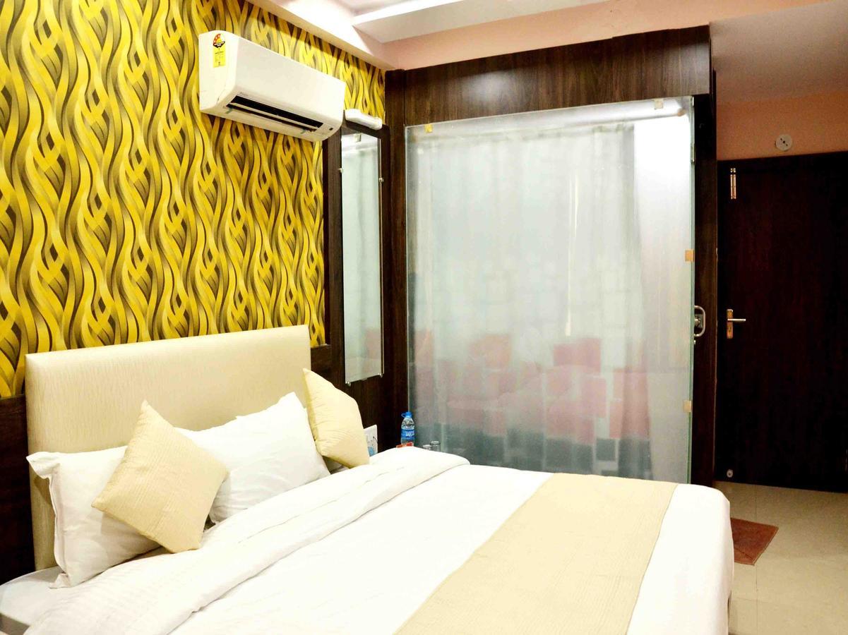 Oyo 2403 Hotel Aamantran Avenue Ujjain Zewnętrze zdjęcie