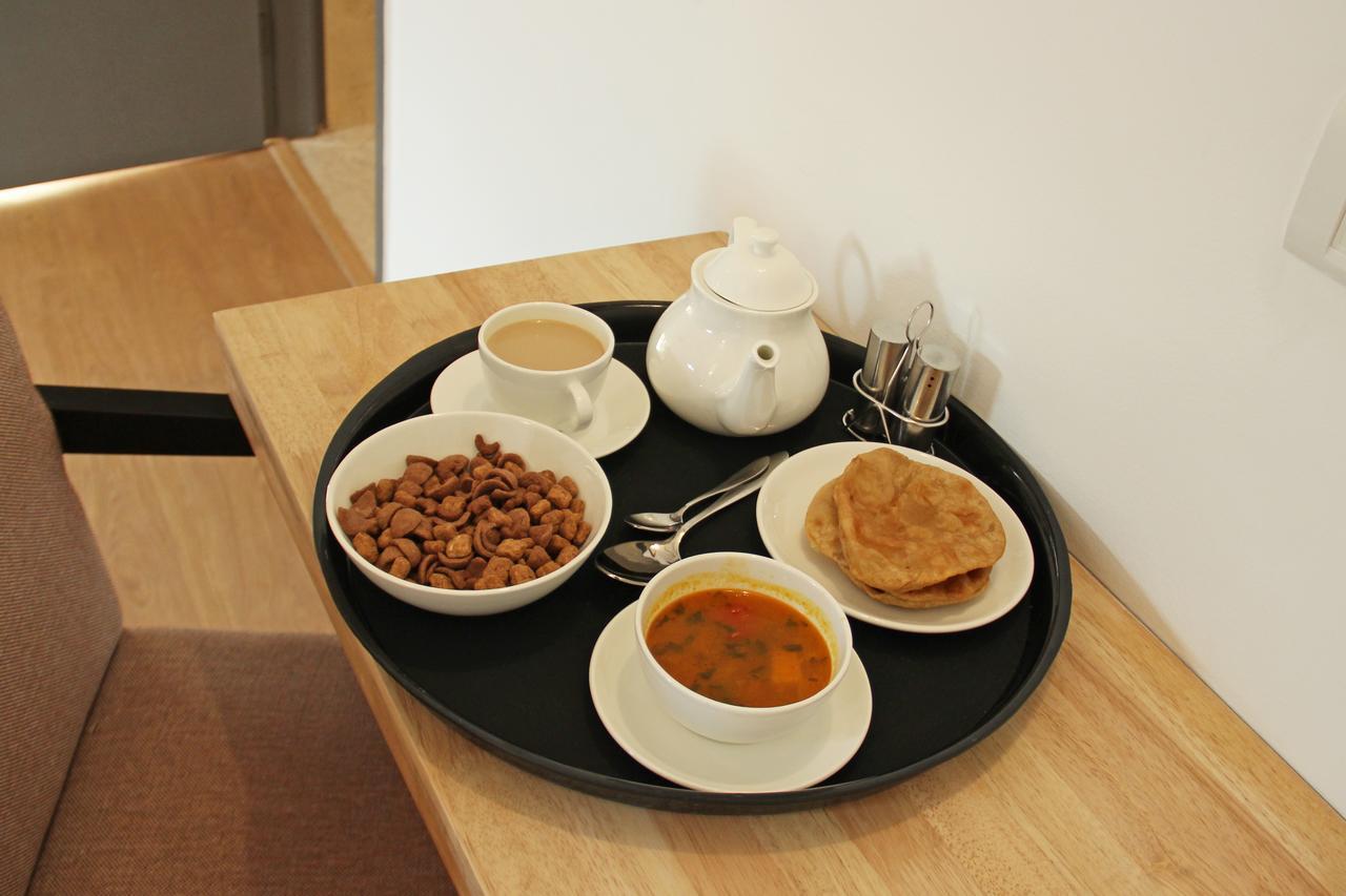 Oyo 2403 Hotel Aamantran Avenue Ujjain Zewnętrze zdjęcie