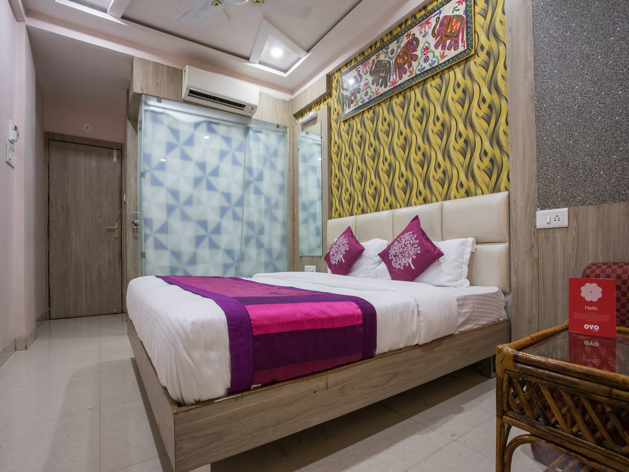 Oyo 2403 Hotel Aamantran Avenue Ujjain Zewnętrze zdjęcie